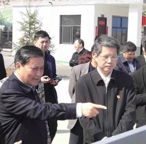 熱烈歡迎河南省副省長武國定、汝陽縣縣委書記潘峰到我廠指導工作